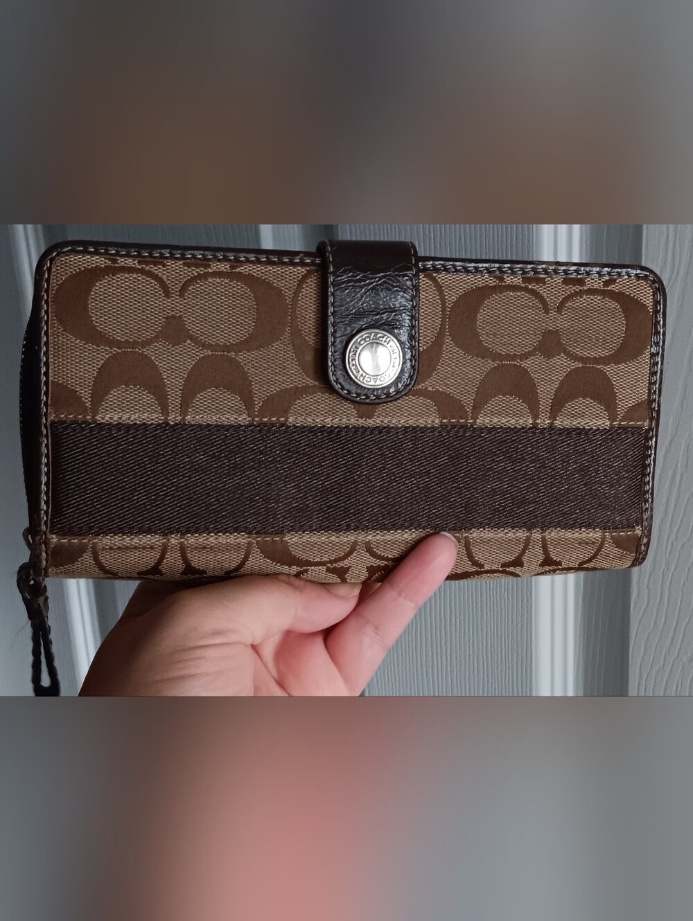Coach Signature Brown Zip Wallet (Brown)